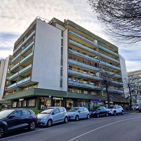 Domus Divi - Eur Torrino Apartment