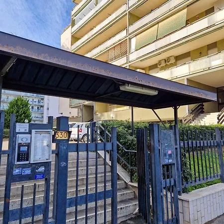 Domus Divi - Eur Torrino Apartment *