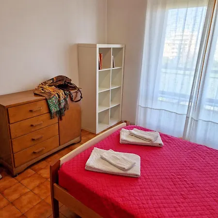 Domus Divi - Eur Torrino Apartment *